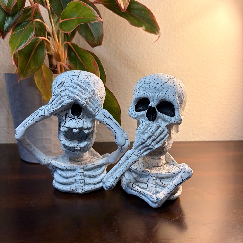 Ceramic skeleton 6 inch figurine decor Halloween Set
